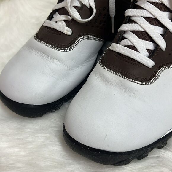 Athletic_Shoes